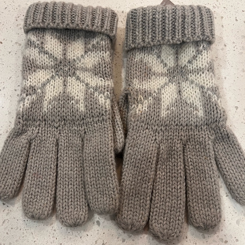 Banana Republic Gray Knit Gloves with Snowflake Pattern